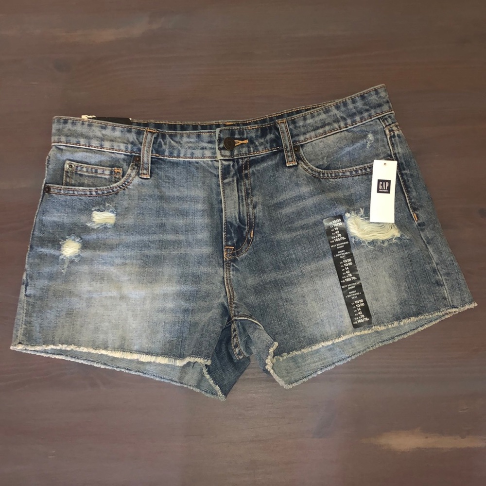 NWT Gap sexy boyfriend shorts size 10/30